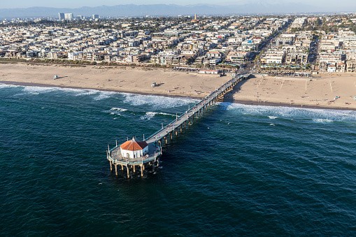 Manhatten Beach: Best Places to Buy a House in California