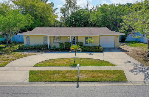 UK investor purchased this single-family rental property in Sarasota, Florida, with a DSCR loan from HomeAbroad.